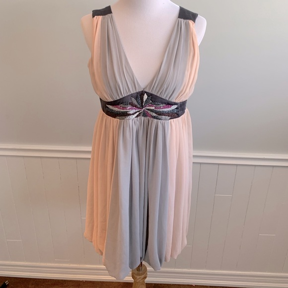 Lovely soft chiffon layered pastel dress - Picture 3 of 8
